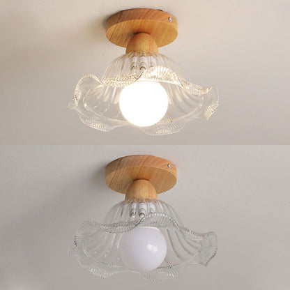 Plafonnier semi-affleurant nordique – verre transparent et bois clair