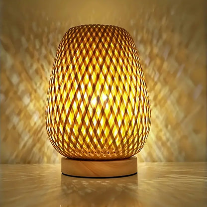WarmGlow – Lampe de Table LED en Bambou Fait Main avec Éclairage Dimmable et Design Naturel
