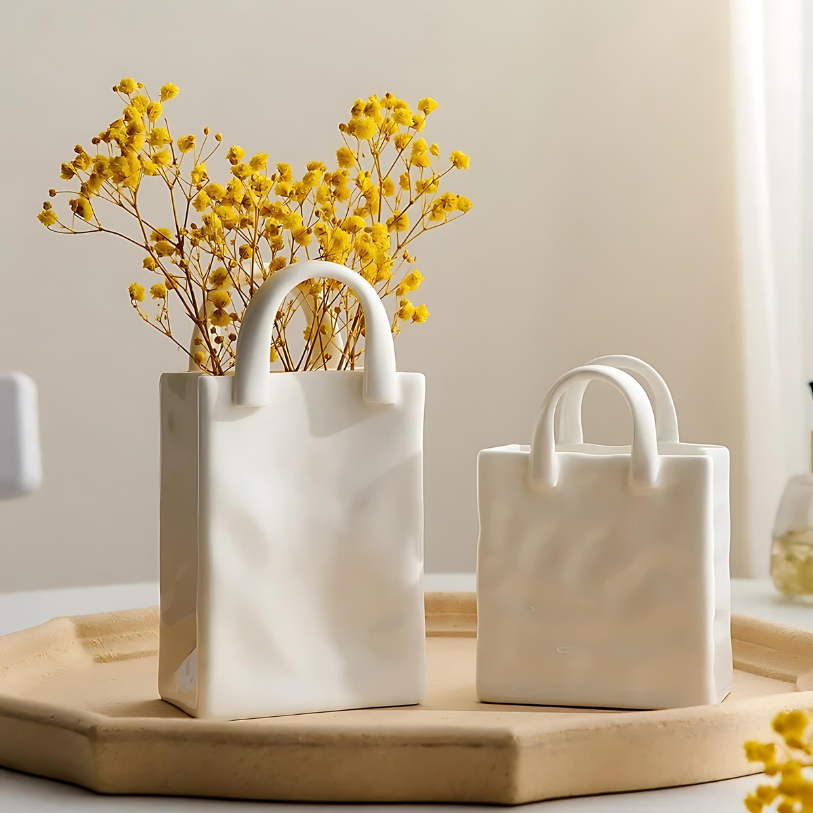 Vase Sac à Main – Design Élégant en Céramique Blanche Mate