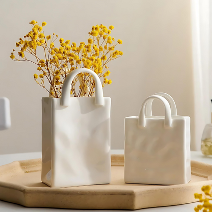 Vase Sac à Main – Design Élégant en Céramique Blanche Mate