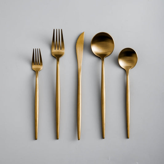 Set de couverts minimaliste - Élégance et Simplicité pour Votre Table