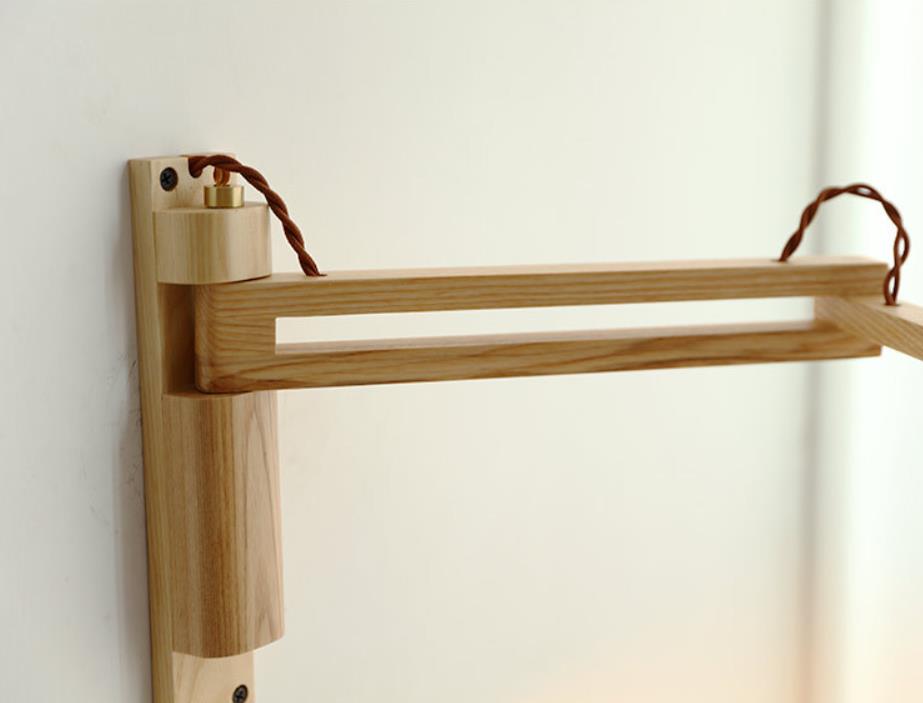 Applique Murale Rétractable en Verre Blanc Rayé avec Détail en Noyer – Style Nordique à 1 Lumière