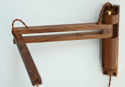 Applique Murale Rétractable en Verre Blanc Rayé avec Détail en Noyer – Style Nordique à 1 Lumière