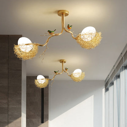 Suspension Artistique | Lustre en Verre Blanc Lait avec Oiseaux et Nid en Aluminium Cousu Main