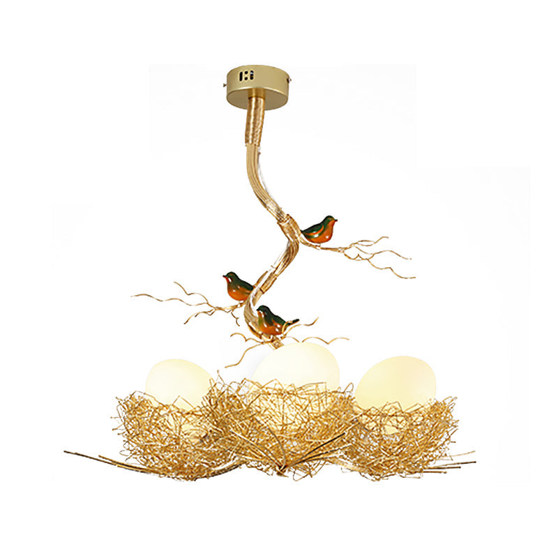 Suspension Artistique | Lustre en Verre Blanc Lait avec Oiseaux et Nid en Aluminium Cousu Main