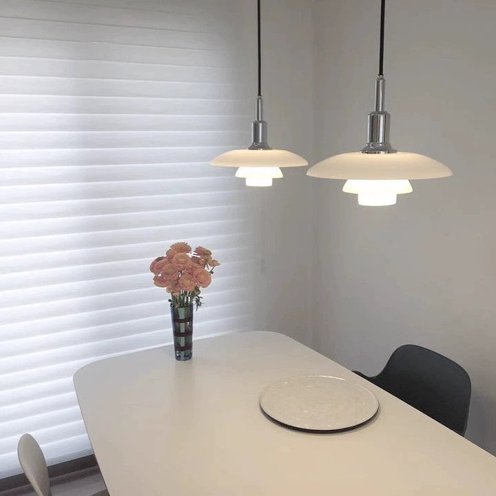 Suspension Danoise en Verre Opalin – Style Scandinave