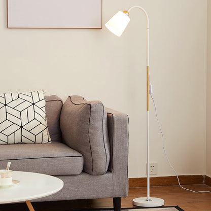 Lampe sur Pied Nordique Métal – Abat-jour Orientable