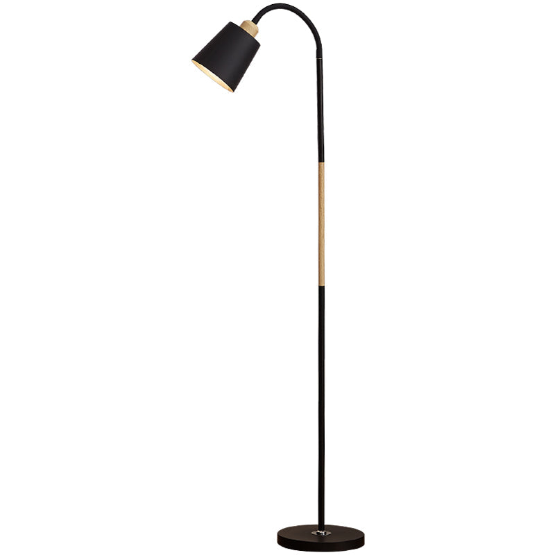 Lampe sur Pied Nordique Métal – Abat-jour Orientable