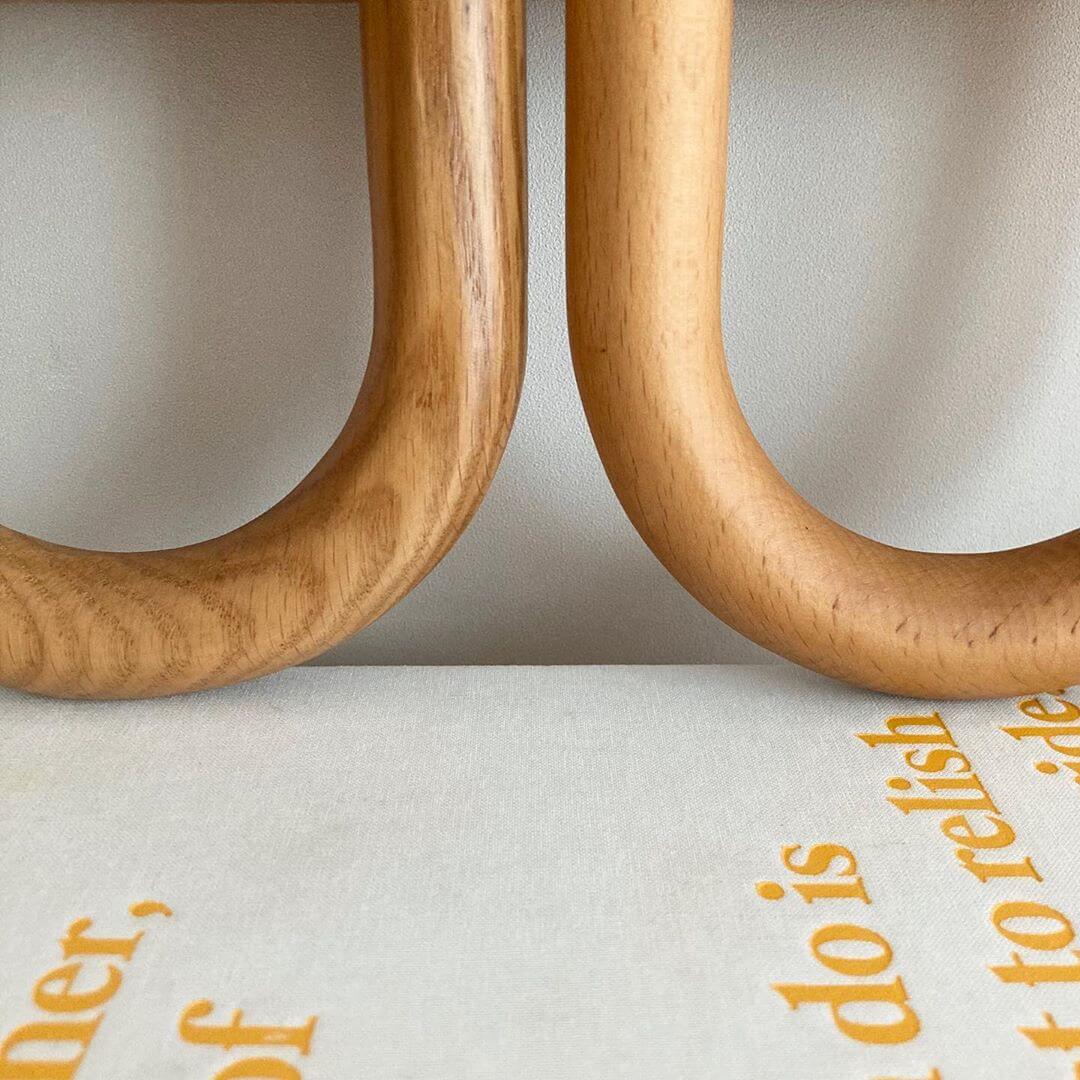 Applique Murale Moderne en Bois Massif | Lampe Semi-Circulaire Plissée à 1 Ampoule, Design Original