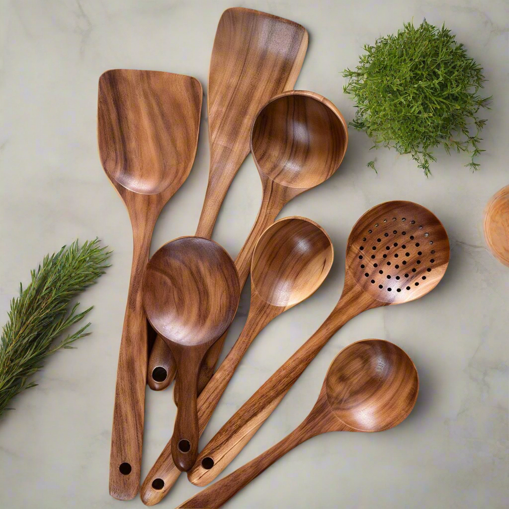 Ensemble d’ustensiles de cuisine en bois de teck naturel