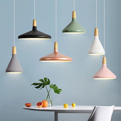 Suspension Métallique Conique Style Macaron – Couleurs Vives et Élégance Moderne