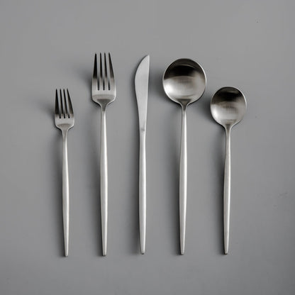 Set de couverts minimaliste - Élégance et Simplicité pour Votre Table