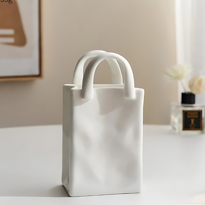 Vase Sac à Main – Design Élégant en Céramique Blanche Mate