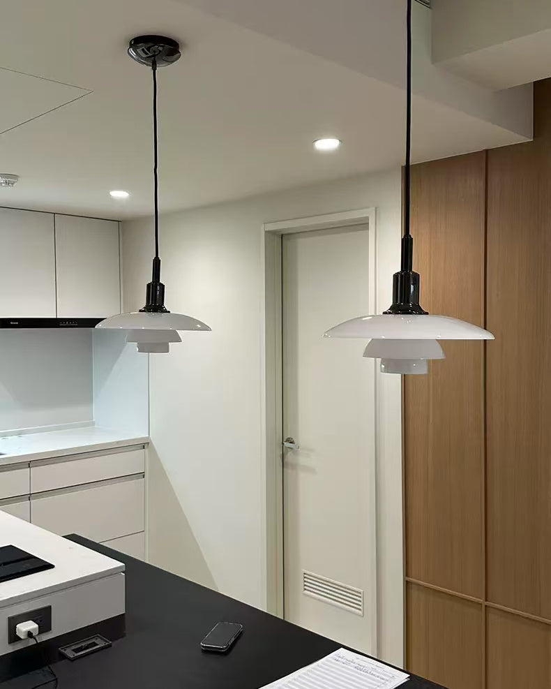 Suspension Danoise en Verre Opalin – Style Scandinave