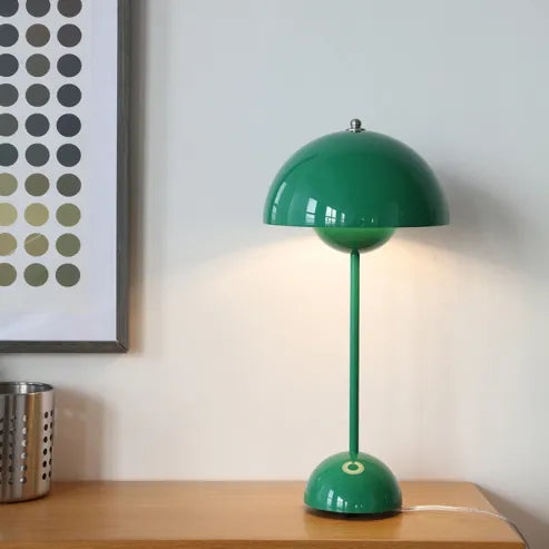 Flowerpot VP9 | Lampe de Table Minimaliste en Métal | Design Créatif et Élégant