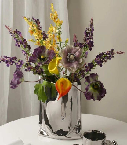 Vase en Céramique Effet Sac en Papier – Élégant et Moderne