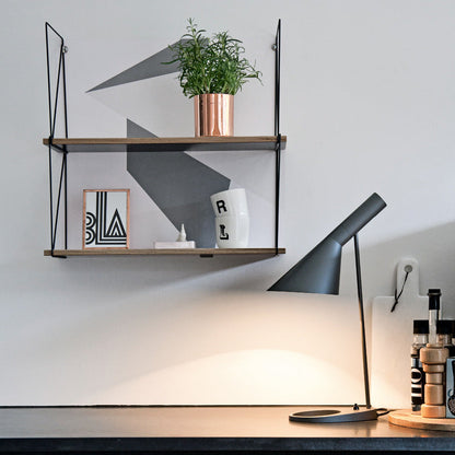 Lampe de Table AJ – Élégance Moderne et Fonctionnalité Réglable