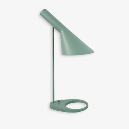 Lampe de Table AJ – Élégance Moderne et Fonctionnalité Réglable