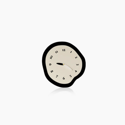 Horloge Murale Abstraite Distordue Silencieuse – Design Moderne et Mouvement Quartz