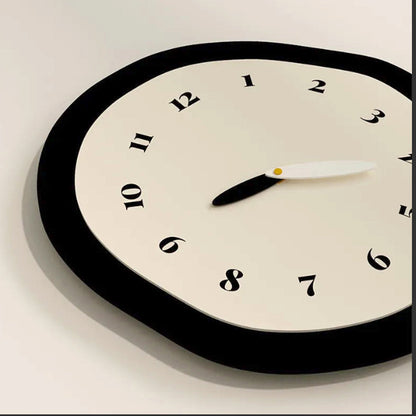 Horloge Murale Abstraite Distordue Silencieuse – Design Moderne et Mouvement Quartz