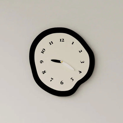 Horloge Murale Abstraite Distordue Silencieuse – Design Moderne et Mouvement Quartz