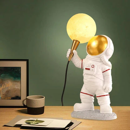 Lampe Astronaute Suspendue – Illuminez votre espace avec un charme venu de l’espace