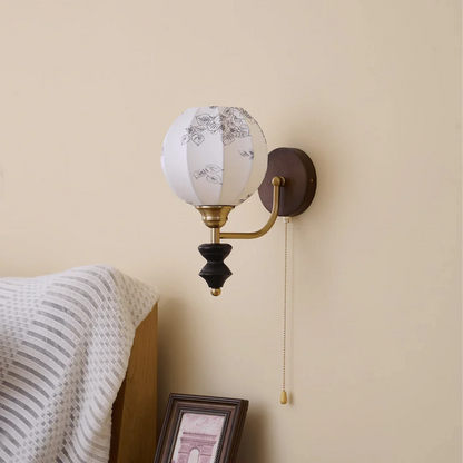 Applique Murale Vintage Celine – Élégance Classique en Bois et Tissu