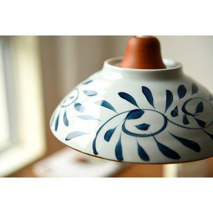 Suspension en Céramique Campbell – Élégance Vintage et Motif Bleu Distinctif