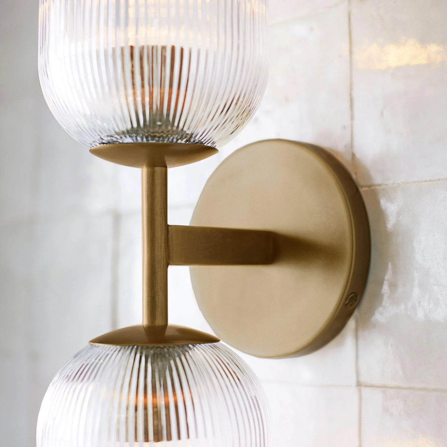 Applique Murale Verre Strié, Finition Cuivre Rustique