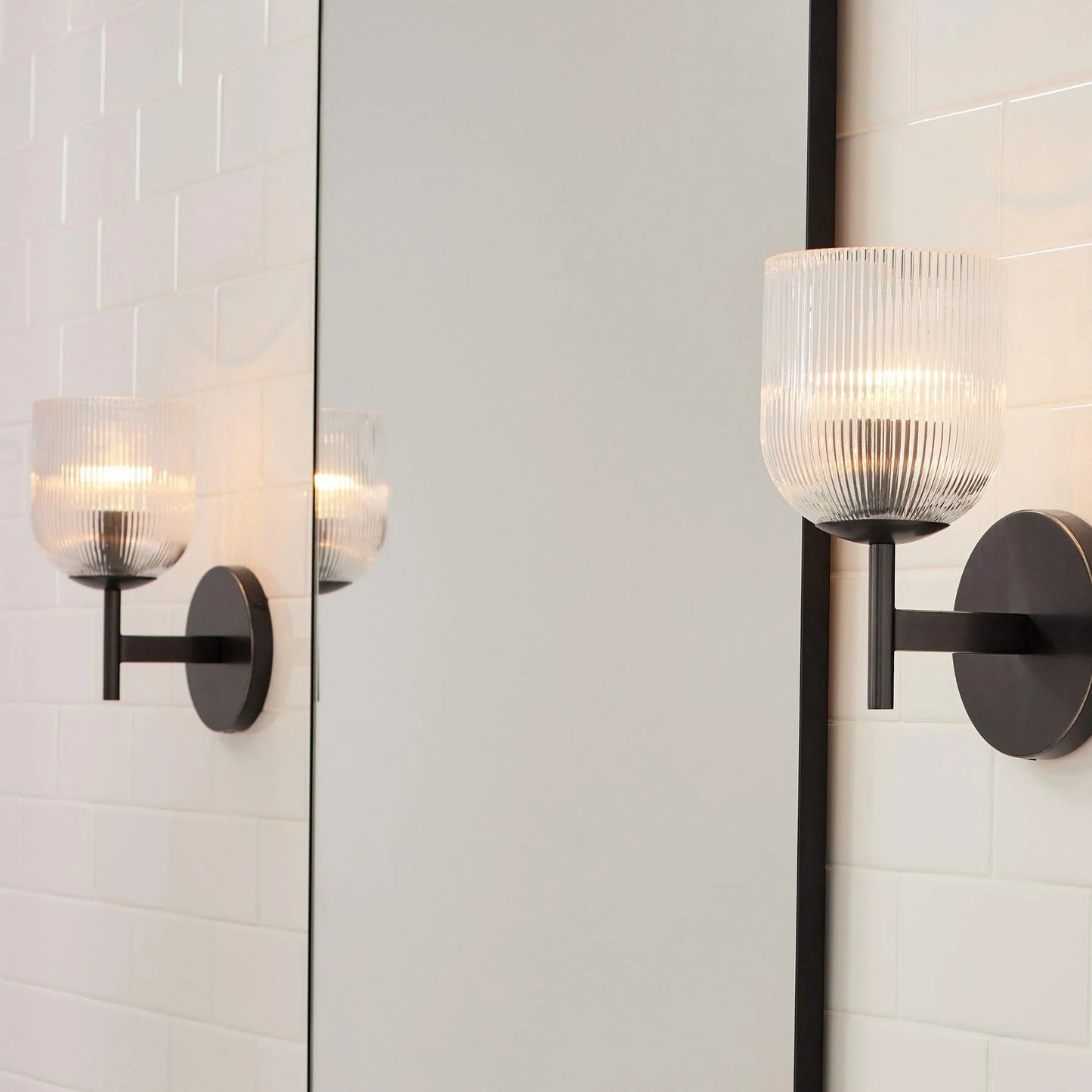 Applique Murale Verre Strié, Finition Cuivre Rustique