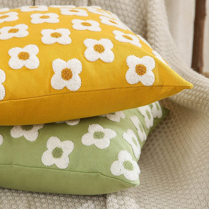 Daisy Embroidered – Housse de Coussin Fleurie Brodée