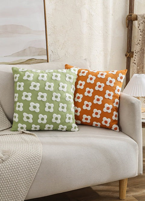 Daisy Embroidered – Housse de Coussin Fleurie Brodée