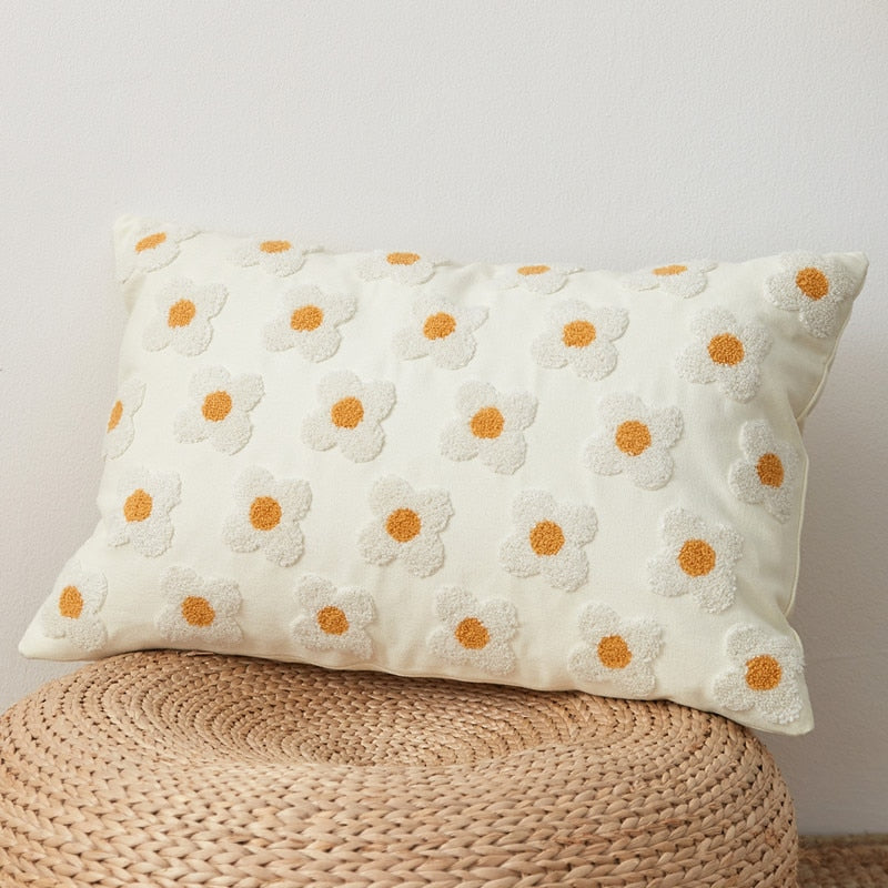 Daisy Embroidered – Housse de Coussin Fleurie Brodée
