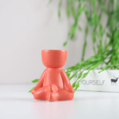 Cache-pot Céramique – Petit Personnage Assis pour Plantes Succulentes