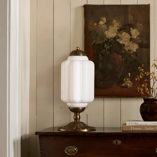 Lampe Eloise Vintage en Verre Opalin, Laiton Sculpté, H38cm