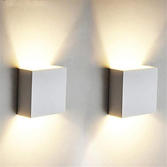 Applique Murale LED Cube Métallique – Éclairage Moderne et Élégant