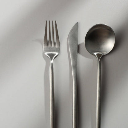 Set de couverts minimaliste - Élégance et Simplicité pour Votre Table