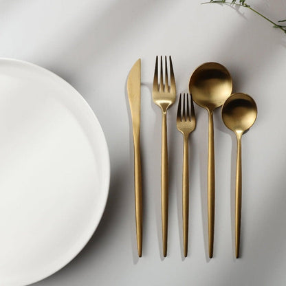 Set de couverts minimaliste - Élégance et Simplicité pour Votre Table