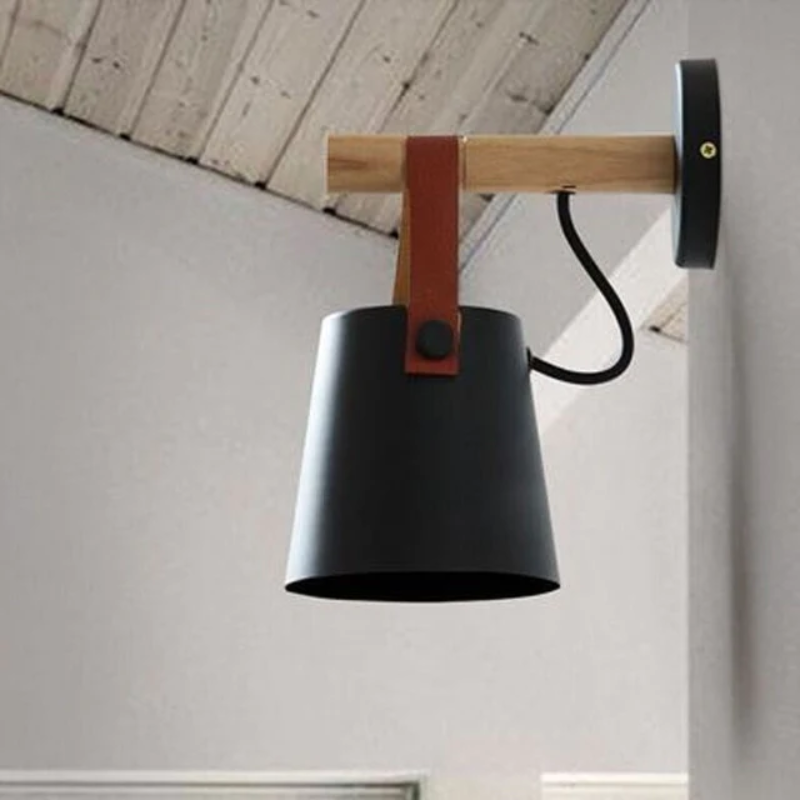 Bois et métal modernes – Applique murale en métal et bois avec sangle en cuir synthétique
