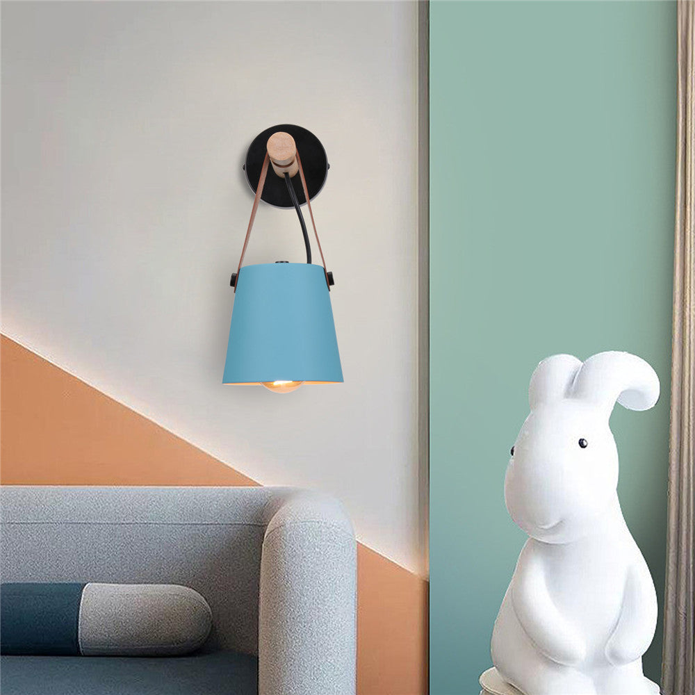 Bois et métal modernes – Applique murale en métal et bois avec sangle en cuir synthétique