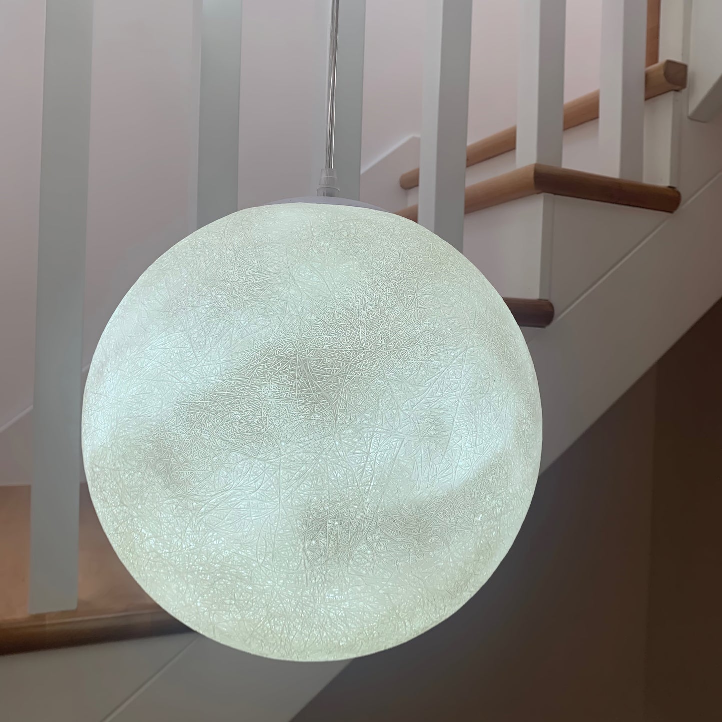 Lampe Suspendue Lune – Éclairez vos Nuits avec Poésie et Élégance