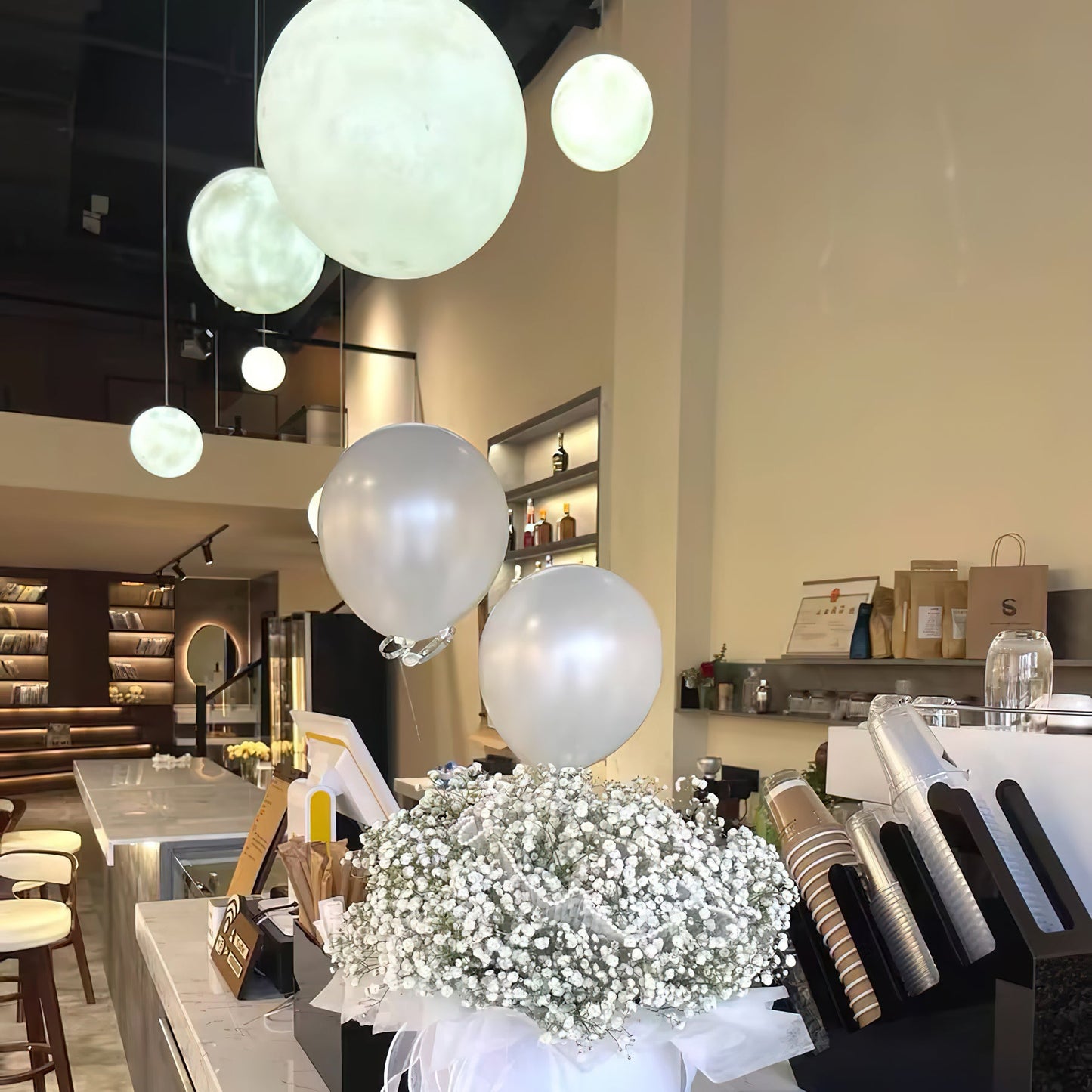 Lampe Suspendue Lune – Éclairez vos Nuits avec Poésie et Élégance