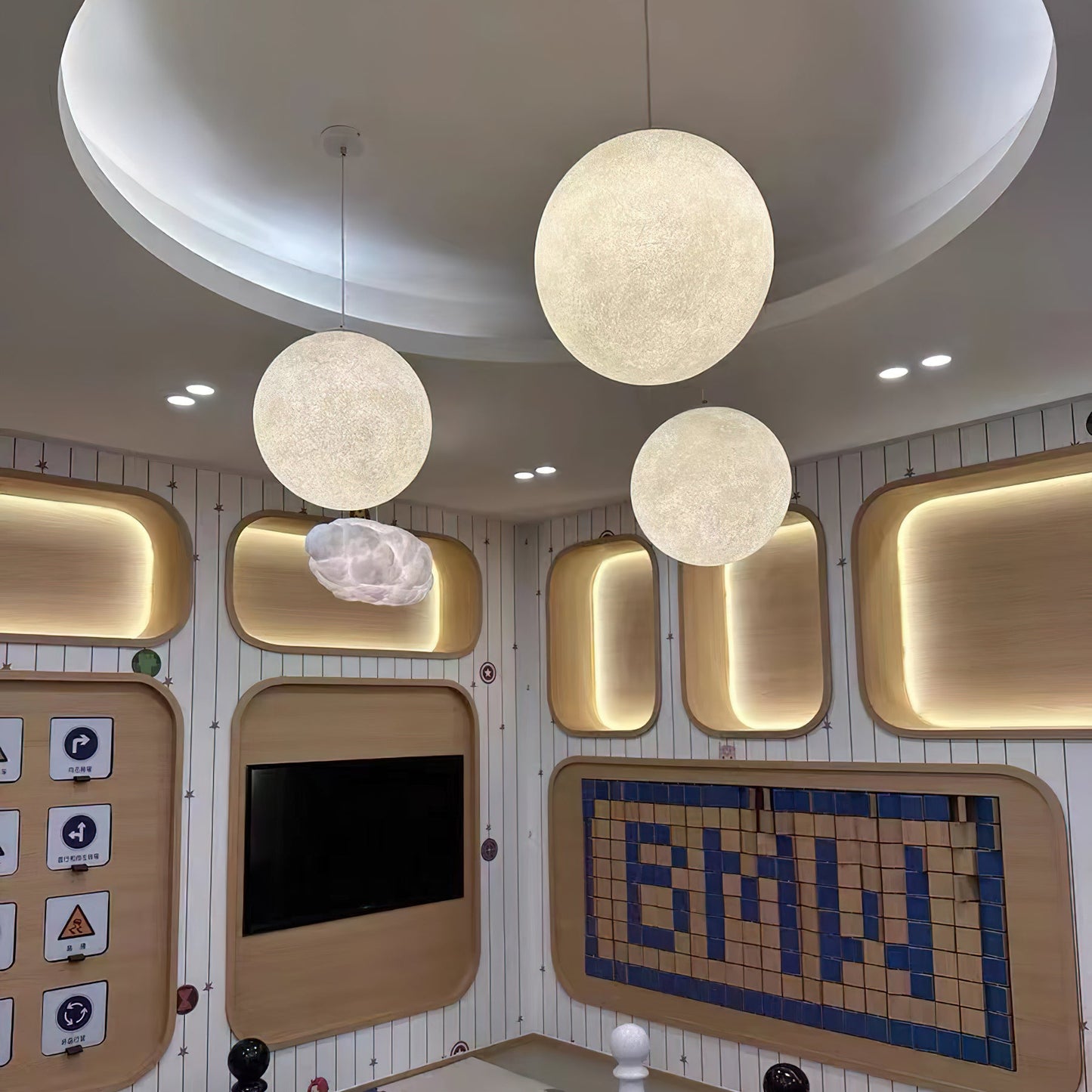 Lampe Suspendue Lune – Éclairez vos Nuits avec Poésie et Élégance