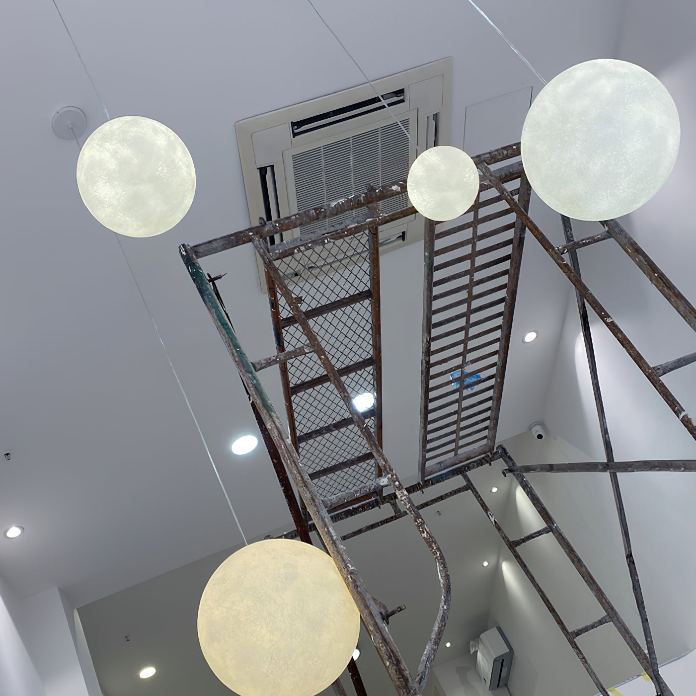 Lampe Suspendue Lune – Éclairez vos Nuits avec Poésie et Élégance