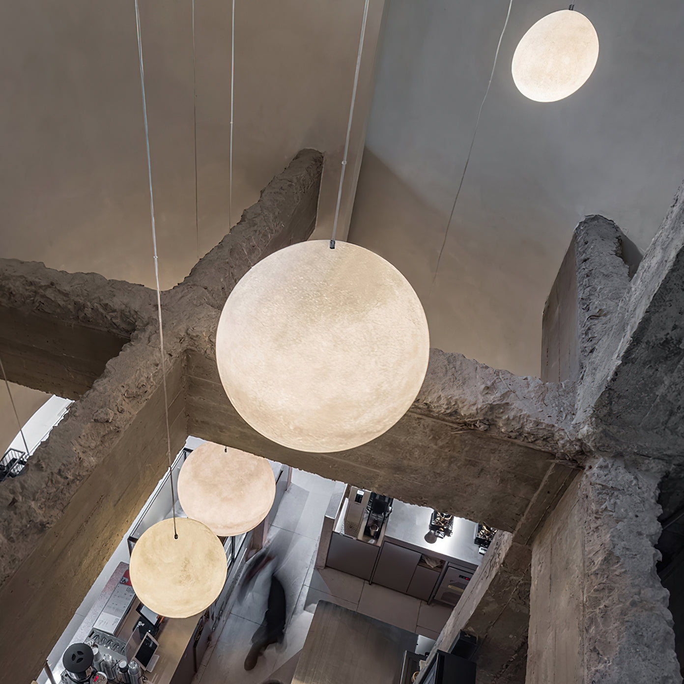 Lampe Suspendue Lune – Éclairez vos Nuits avec Poésie et Élégance