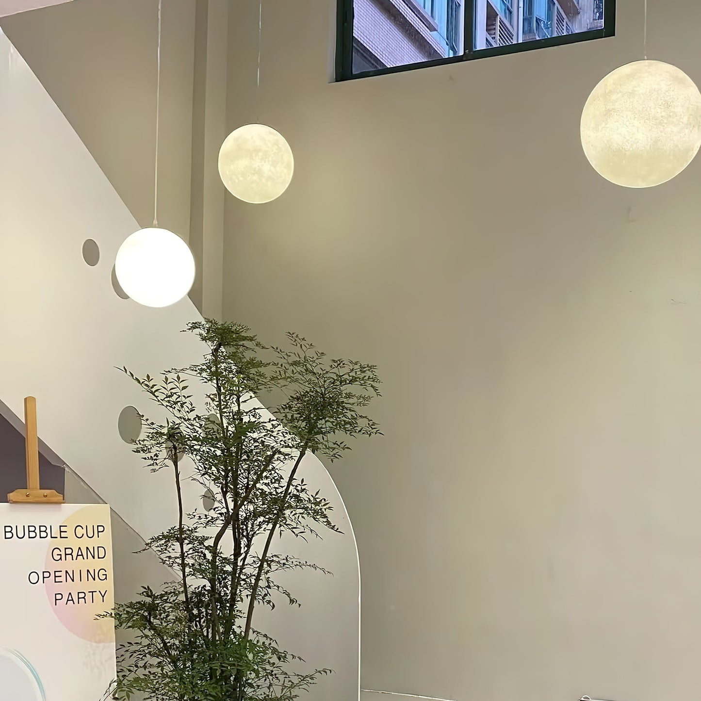 Lampe Suspendue Lune – Éclairez vos Nuits avec Poésie et Élégance