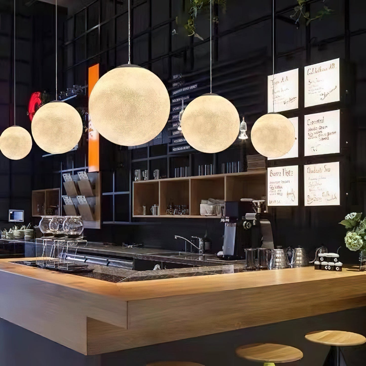 Lampe Suspendue Lune – Éclairez vos Nuits avec Poésie et Élégance