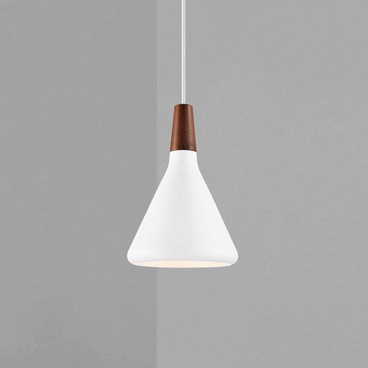 Nori – Suspension Design en Bois et Métal Moderne