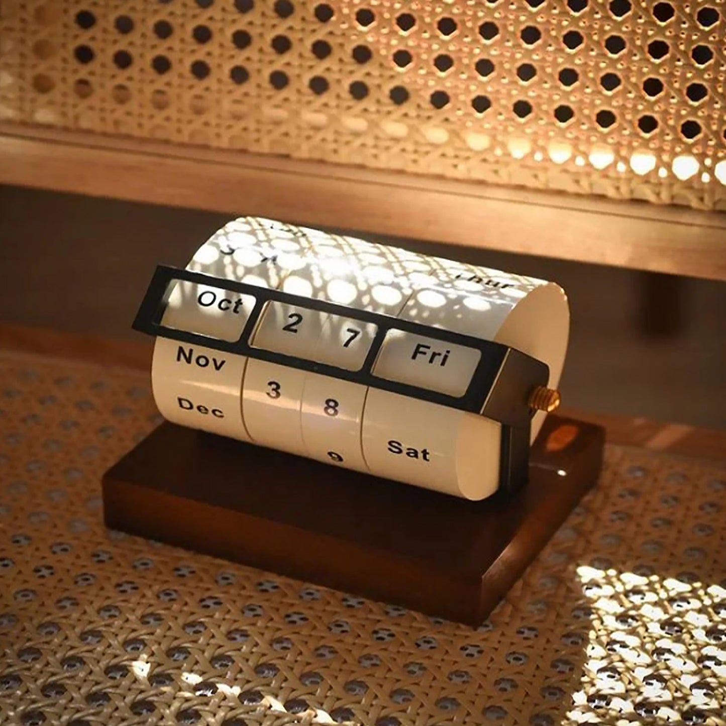 Calendrier Rétro en Bois avec Roue Rotative – Élégance Vintage pour une Organisation Quotidienne