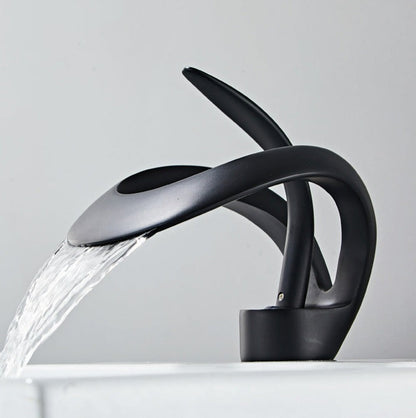 Waterfall – Robinet de Salle de Bain en Laiton Doré Brossé avec Bec Cascade